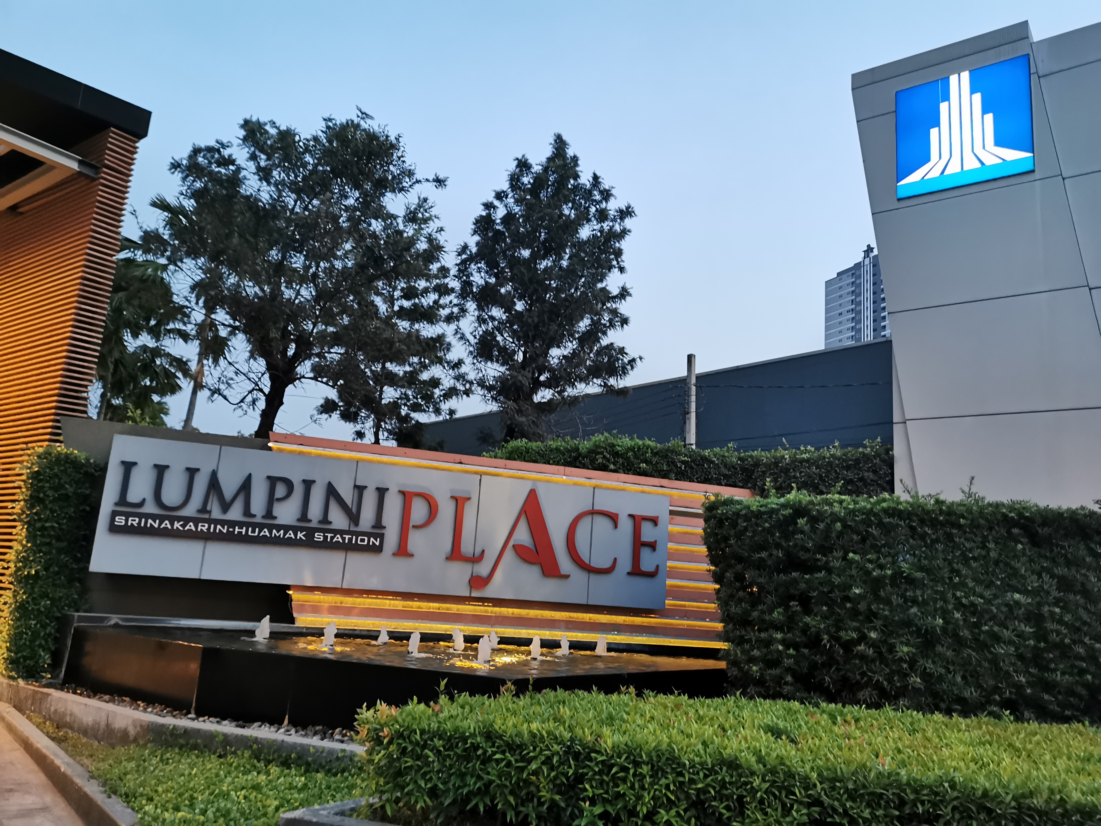 Lumpini Place Srinakarin-Huamark Station